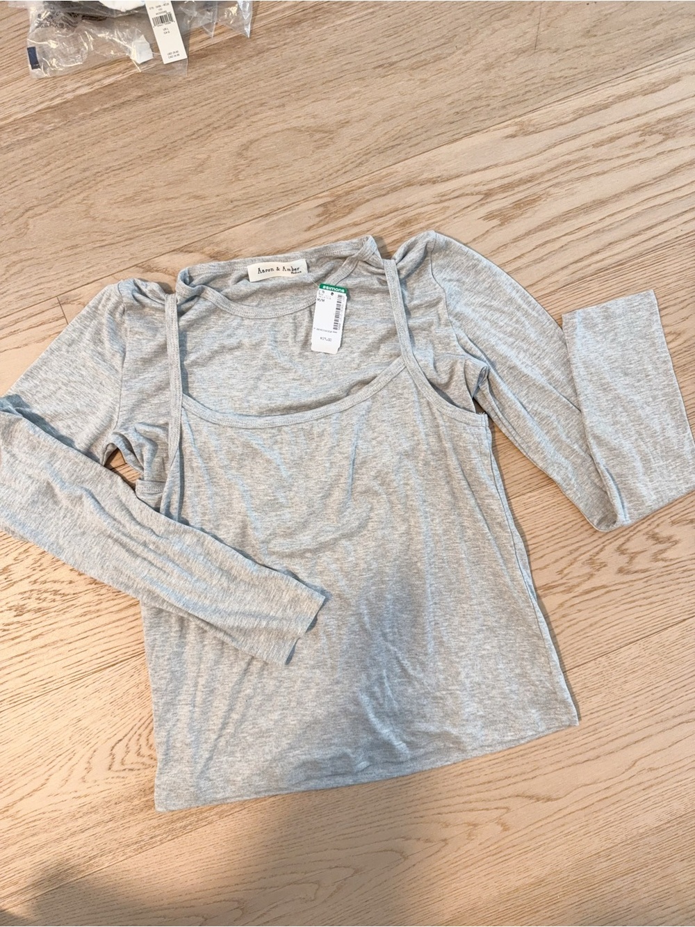 NWT 16432-2127 Simons aaron amber M